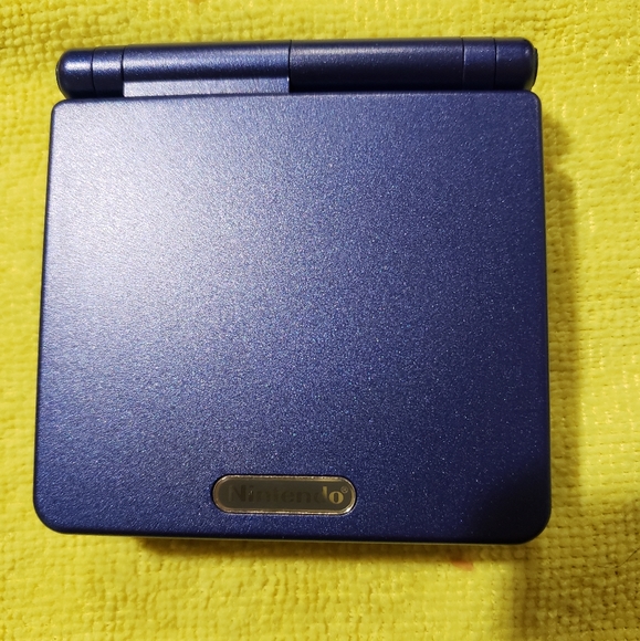 Game Boy - Picture 3 of 3